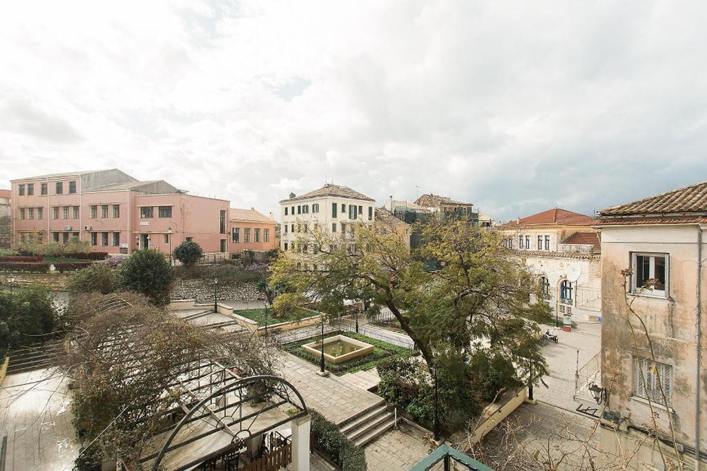 Deluxe Town Hall Square Flat In Historical Center 2 Corfu  외부 사진