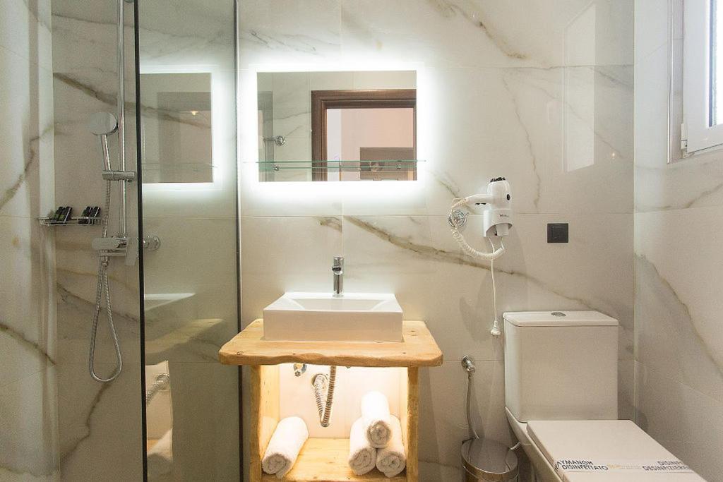 Deluxe Town Hall Square Flat In Historical Center 2 Corfu  외부 사진