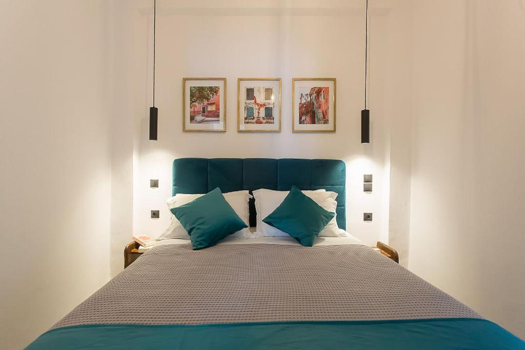 Deluxe Town Hall Square Flat In Historical Center 2 Corfu  외부 사진