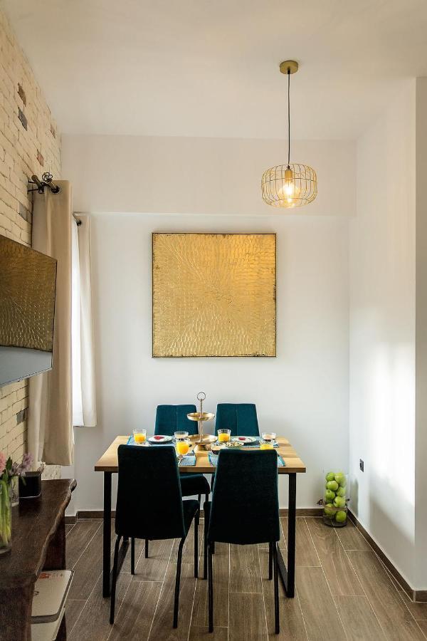 Deluxe Town Hall Square Flat In Historical Center 2 Corfu  외부 사진