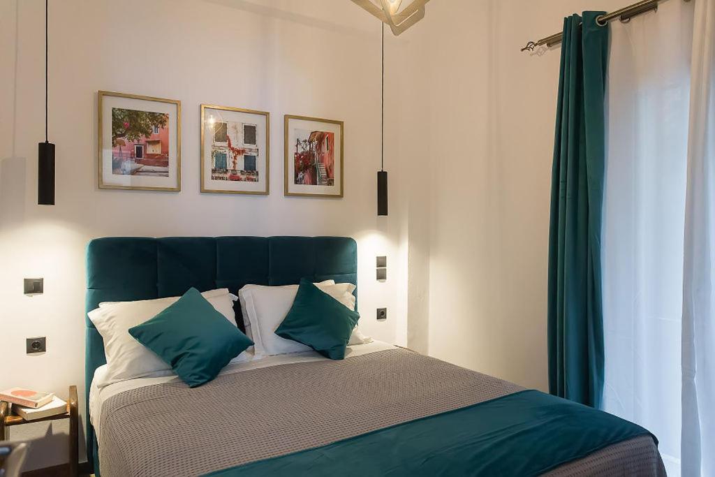Deluxe Town Hall Square Flat In Historical Center 2 Corfu  외부 사진